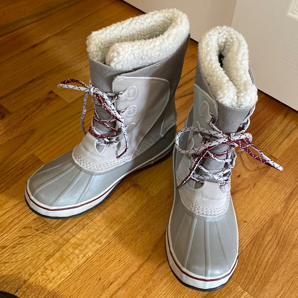 Llbean snow boots size 9